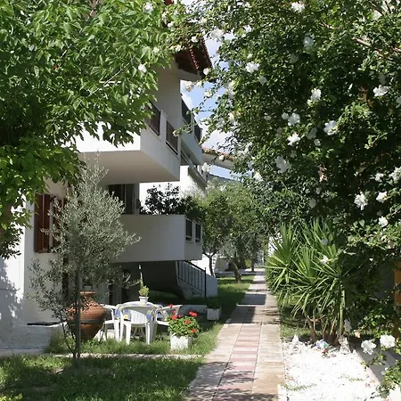 Artemis Mezonettes Apartment