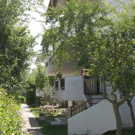 Artemis Mezonettes Apartment *